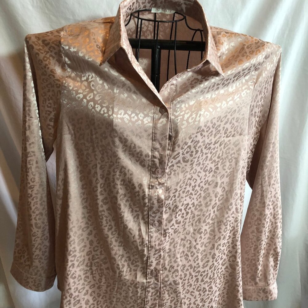 Minefree MEDIUM Tan Leopard Print Silky Blouse 21.5" Underarm to Underarm